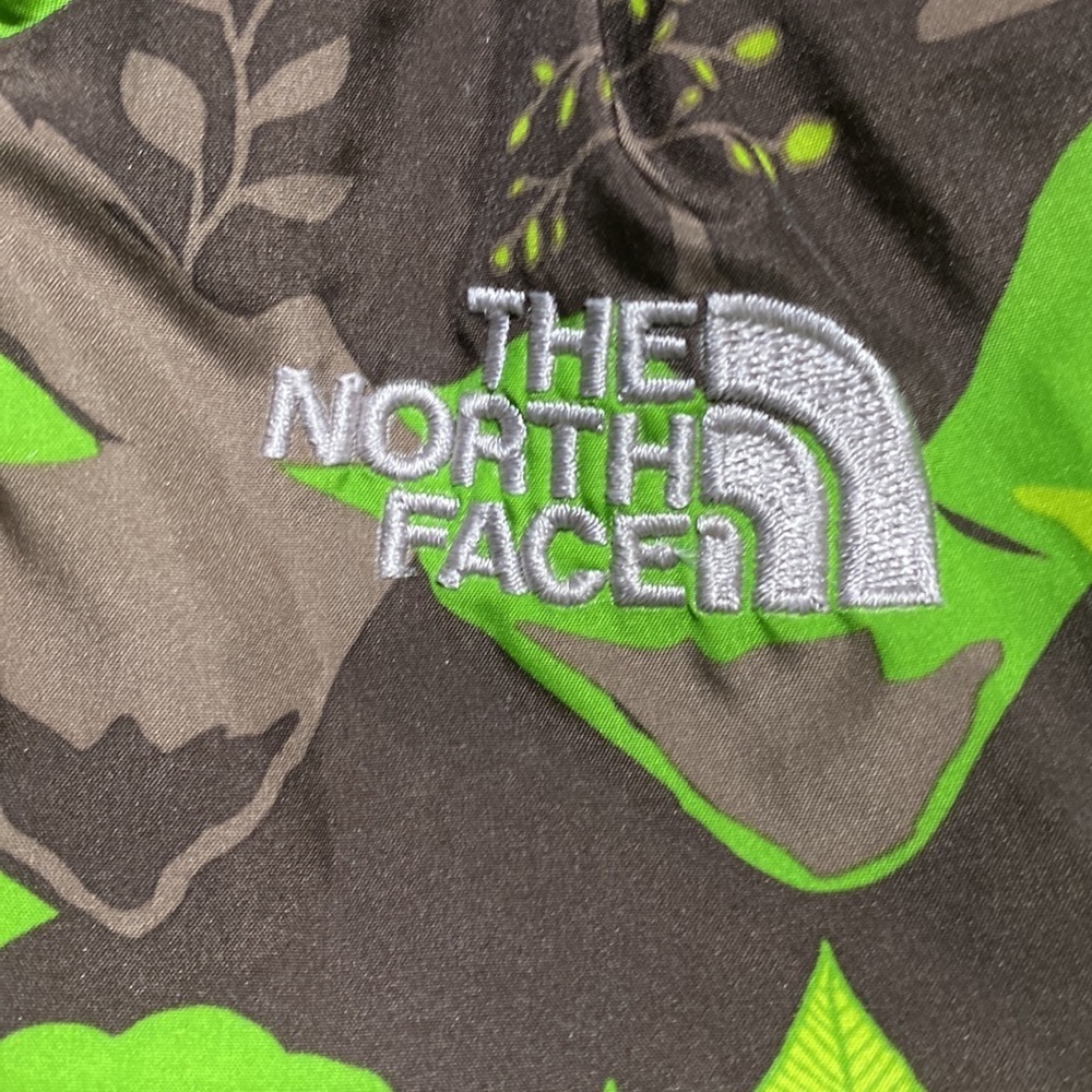 The North Face Reversible Puffer Baby Jacket​​​ - Picture 3 of 12